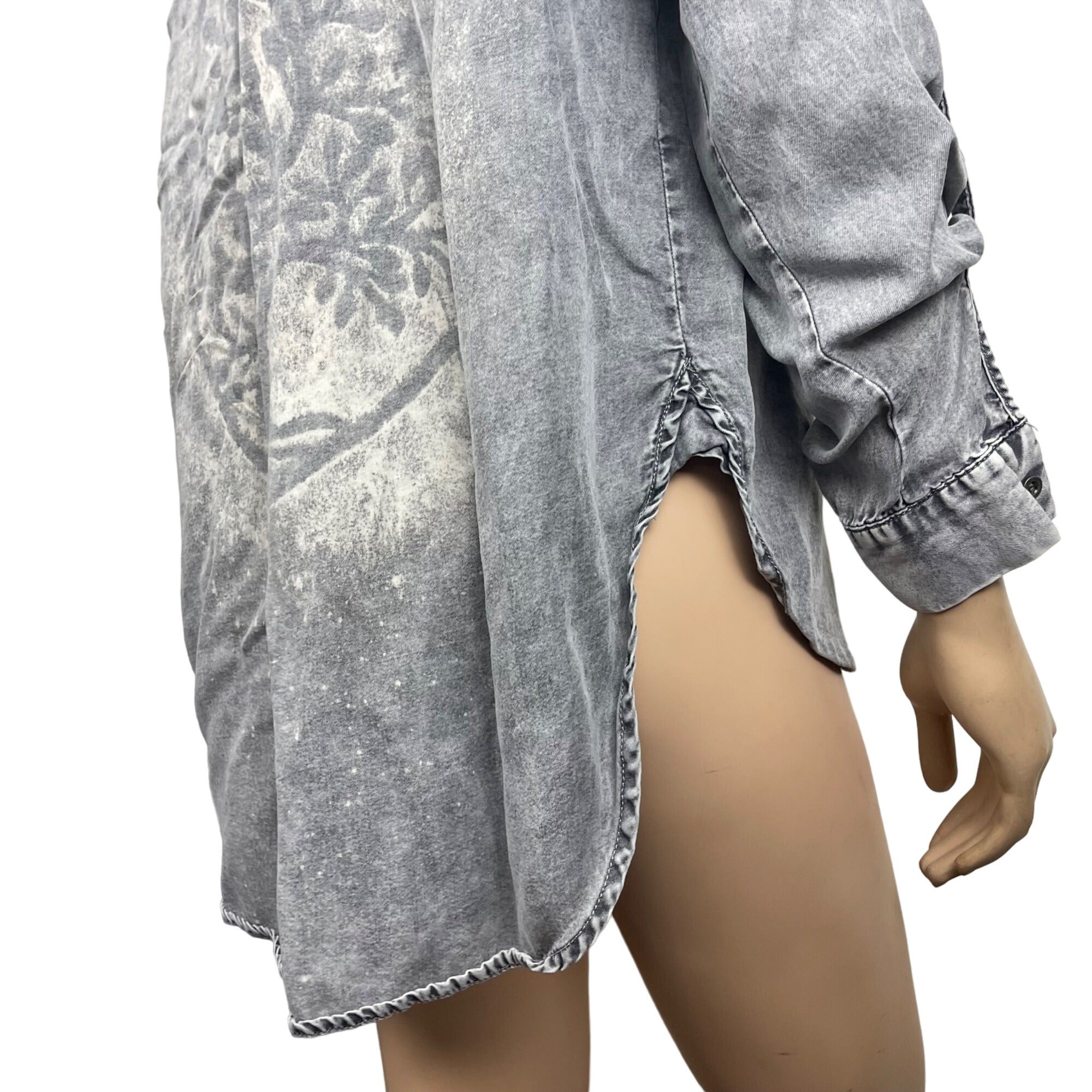 Gray Chambray Tree of Life Top Women's Medium